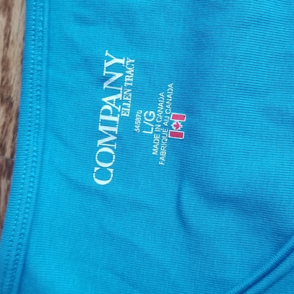 (L) Company Ellen Tracy Solid Color Classic Long Sleeve Tee Made in Canada - Picture 3 of 9